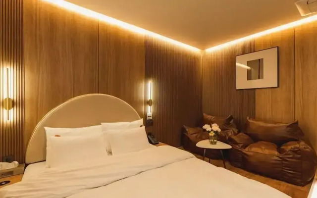 Chuncheon Hound Hotel Namchuncheon Station