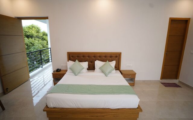 The White Oak Corbett Spa & Resort