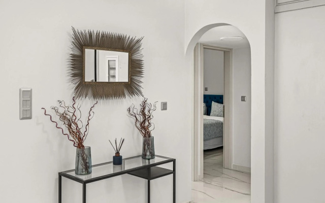 BillyMare central Glyfada apartment