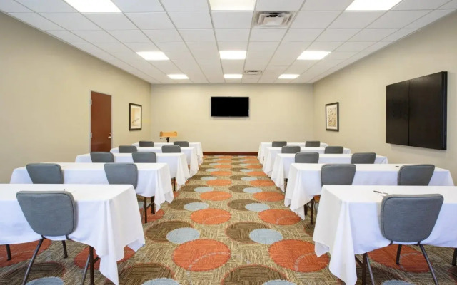 Staybridge Suites: Las Vegas - Stadium District by IHG