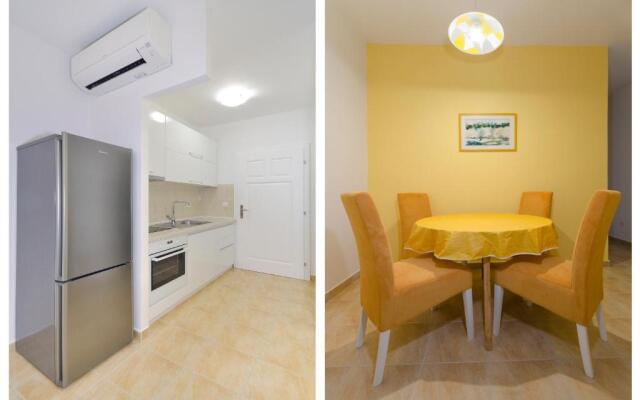 Apartment Mira II