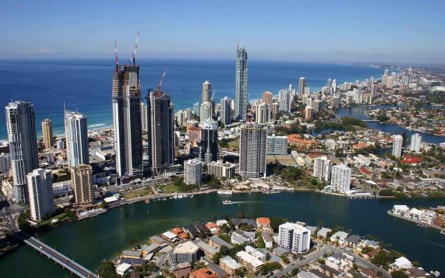 Tiki Hotel Surfers Paradise