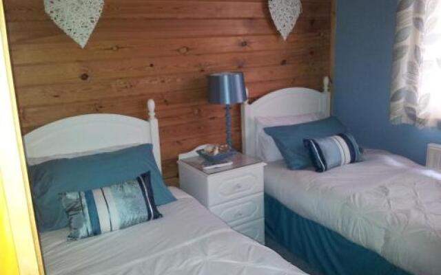 Paradise Lodge