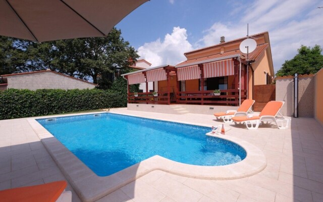 Holiday Home "marlena" Relaxing House With Pool