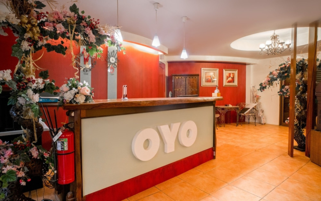 OYO 579 Anisabel Suites
