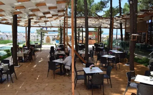 New Akileda Beach Hotel
