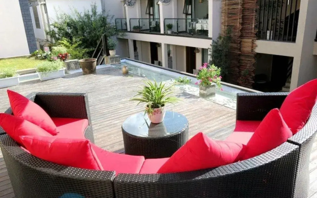 Poetical Dwelling Inn