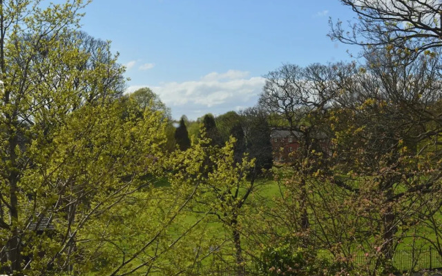 The Westlynne Hotel & Apartments