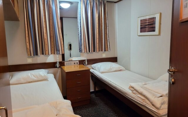 Laivahostel S/S Bore