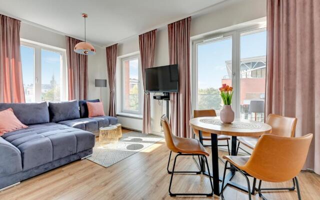 Blue Mandarin Old Town