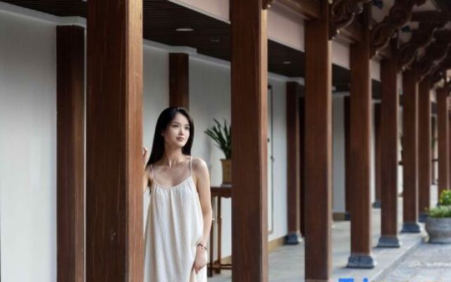 Tongren Zhongnanmen Ancient City·Fengyi Fanju