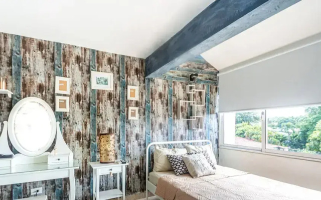 Artist's Loft With Private Jacuzzi & Roof Terrace