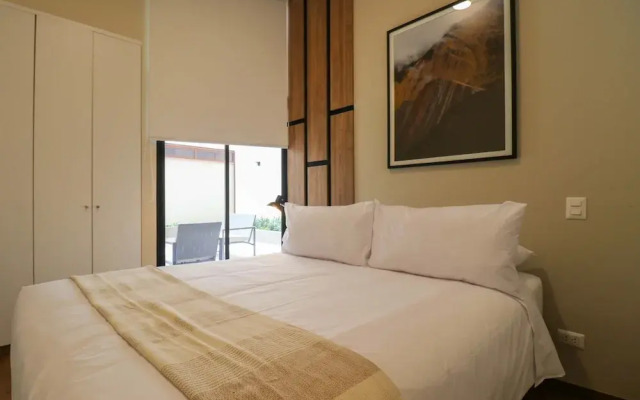 w Beautiful 2BR w Terrace Near Kennedy Park
