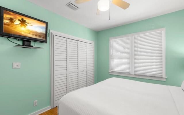 Poolside Suite by Brightwild Pvt Pool Parking