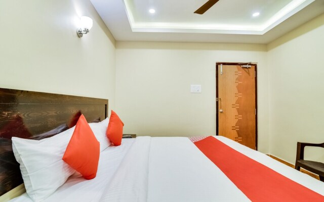 Raajas Grand by OYO Rooms