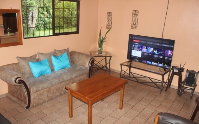 Arenal Glamping Hostel