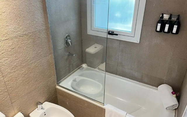 Awwa Suites and Spa