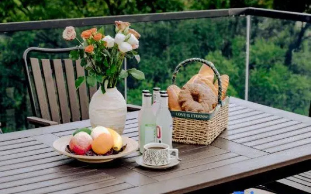 Tengchong Nansu Banshanli Private Tang Hot Spring Homestay