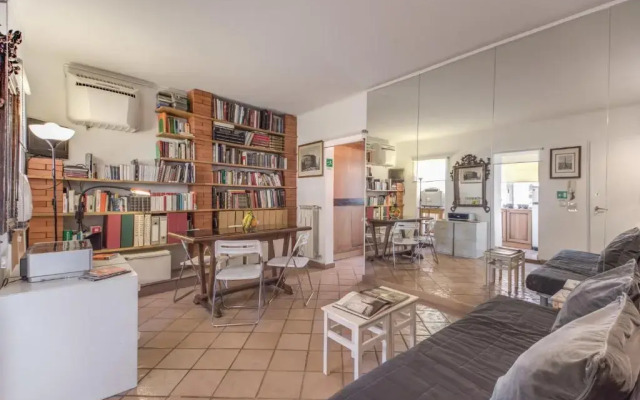 Frangipane Apartment