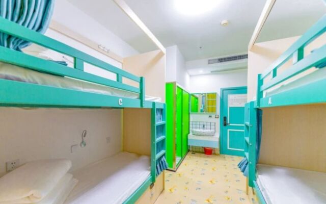 Chengdu Three Fish International Youth Hostel