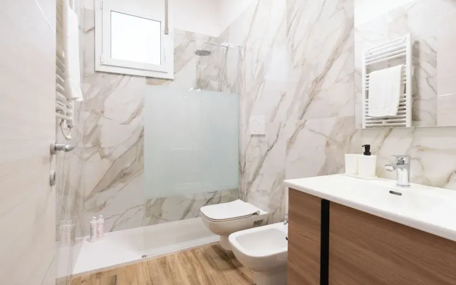 Nicolaus 204 - Brown & Grey Rooms by Wonderful Italy
