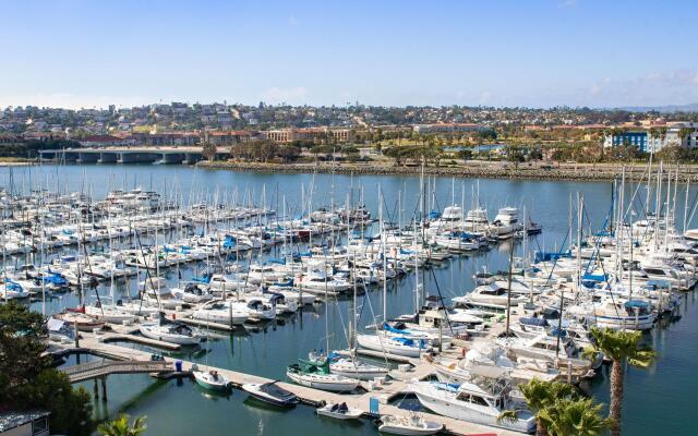 Hilton San Diego Airport/Harbor Island