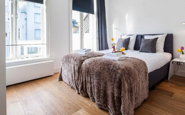 Prince Canalhouse Apartment Suites