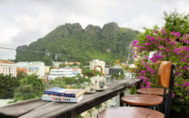 Draha Halong Hotel - Serenity, Charm and Nature - Preferred by Western Travelers
