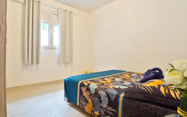 Résidence ZEN & CALM immense HAUT DE VILLA F4 avec piscine