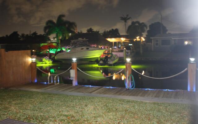 Sunny Waterside B in Dania Beach