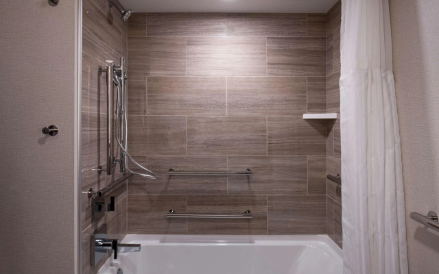 DoubleTree by Hilton Madison East