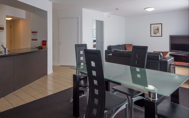 Broadbeach Savannah Hotel & Resort