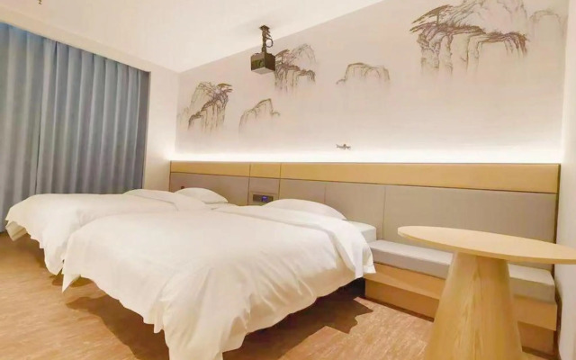 Foshan Yuejun Holiday Hotel