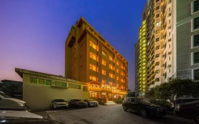 Orange Hotel (Shanghai Xujiahui Stadium)