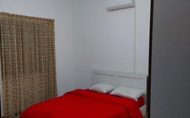 White house 3 bedroom City Center