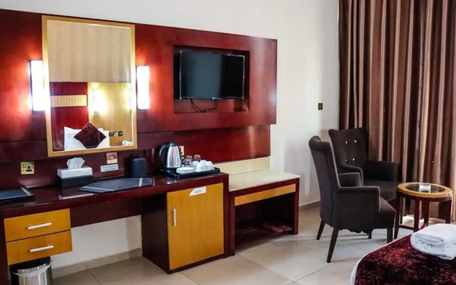 Phoenix Retreat Deira By Dancenter