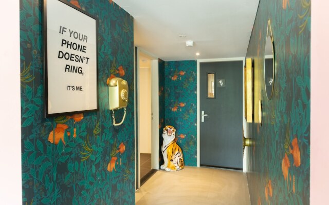 Urban Hotel The Golden Stork