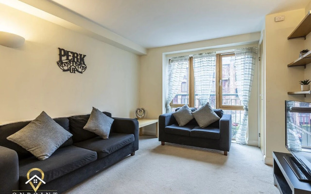 2 Bedroom Apartment in Superb Location