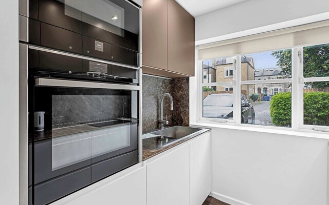2-bed Getaway Near East Dulwich Station