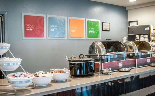 Comfort Suites Nashville Airport - BNA