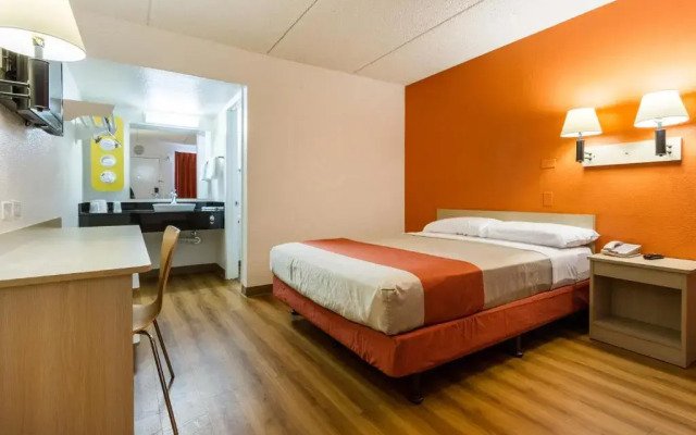 Motel 6 Phoenix Tempe - Priest Drive - Arizona State University