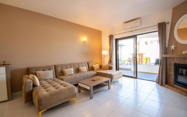 102 Hibiscus Monte Dourado