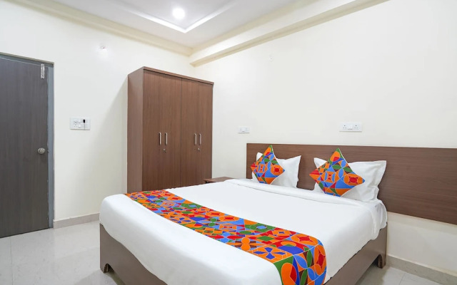 Fabhotel Frendz