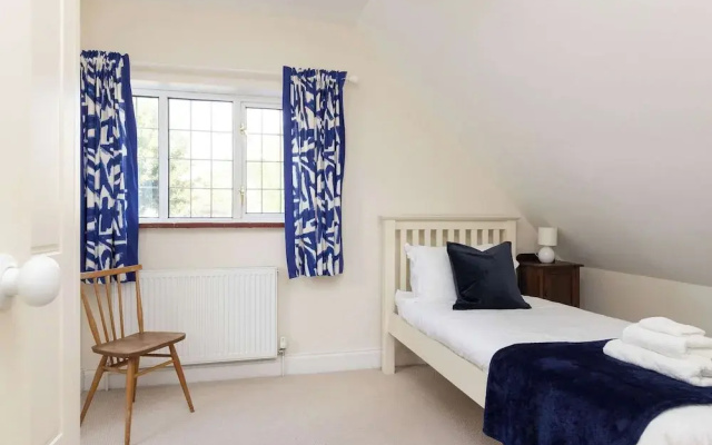 Spacious Coastal Family Home Sleeps 8