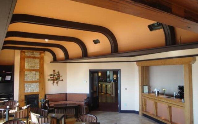 Waterfront House & Restaurant
