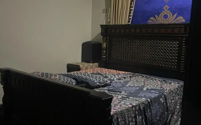 Warraich Villa gt Raod Gujrat Entire