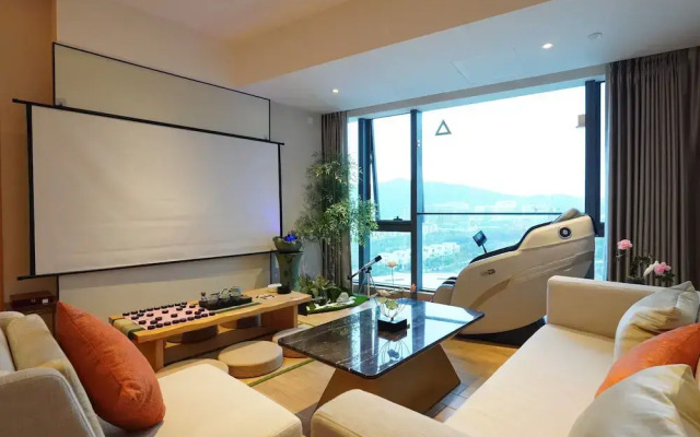 Interact China Fine Condo - Novotown