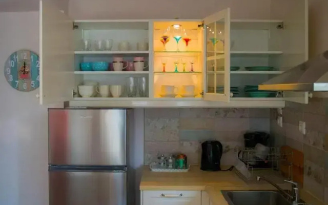 Sunny Central Luxury Apartment