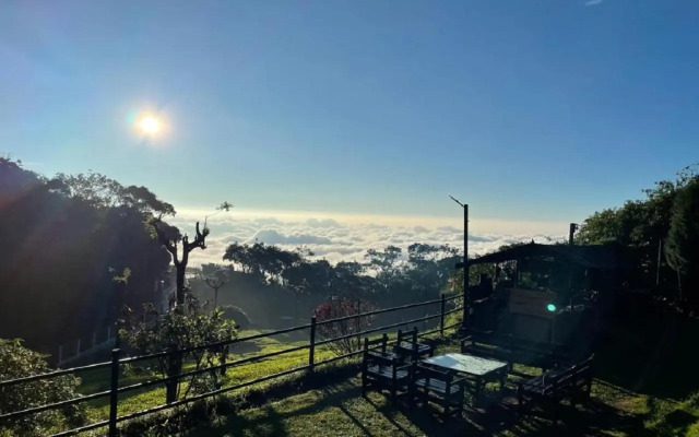 De Rock Jungle Living Resort