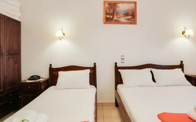 Elegant Holiday Home in Stournareika With Balcony